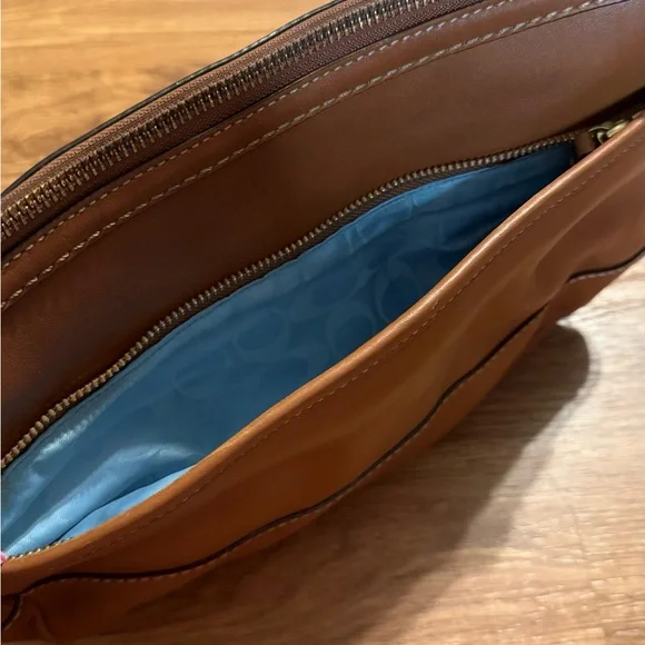 Coach Brown Leather Shoulder Bag - Picture 3 of 6